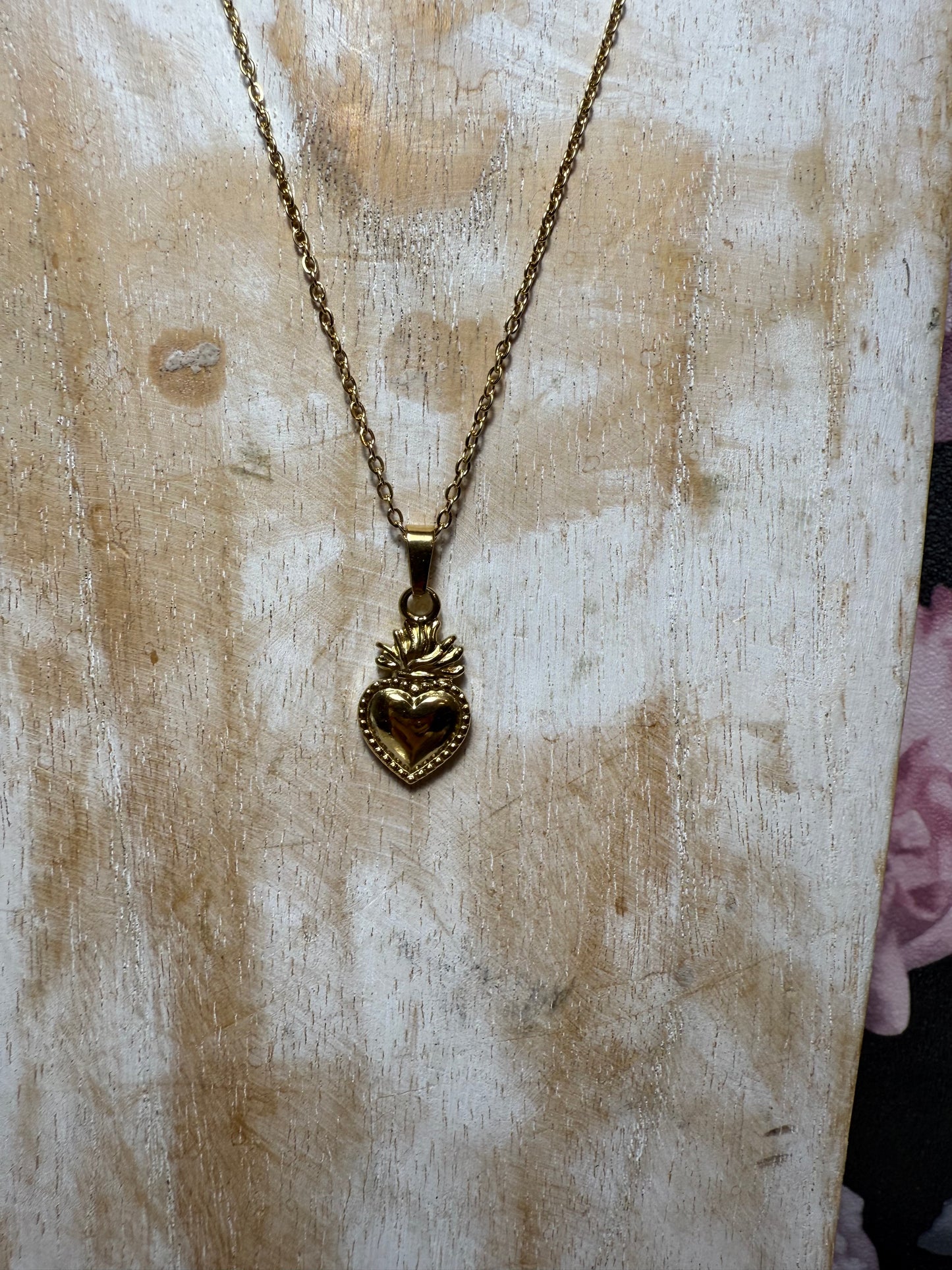 Collier cœur sacré