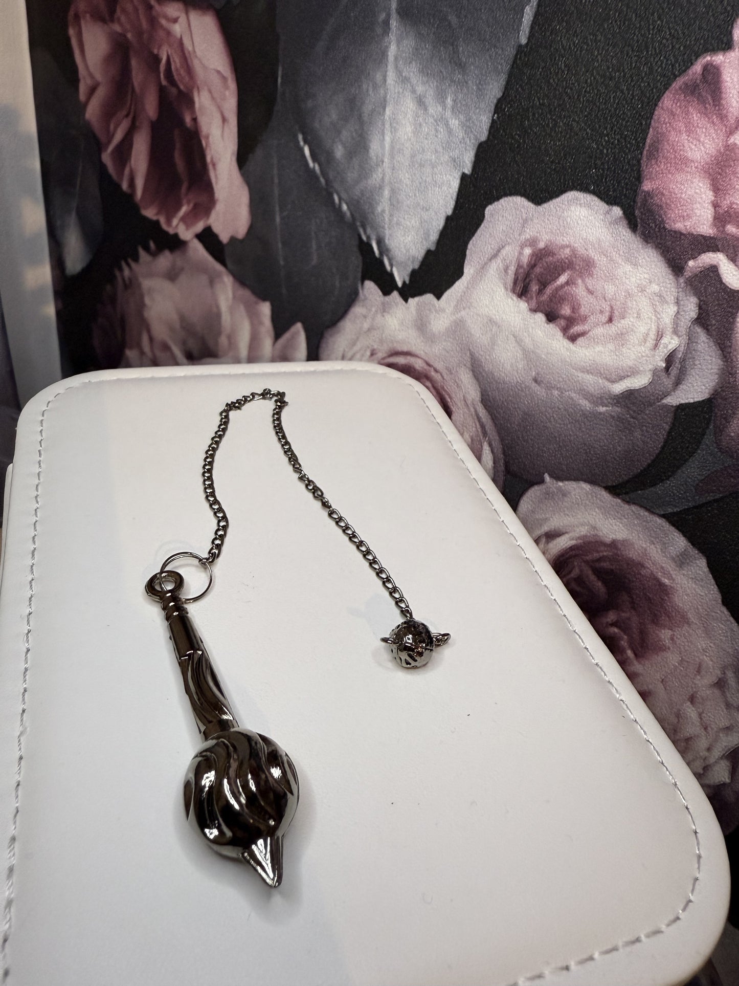 Pendule Isis métal noir