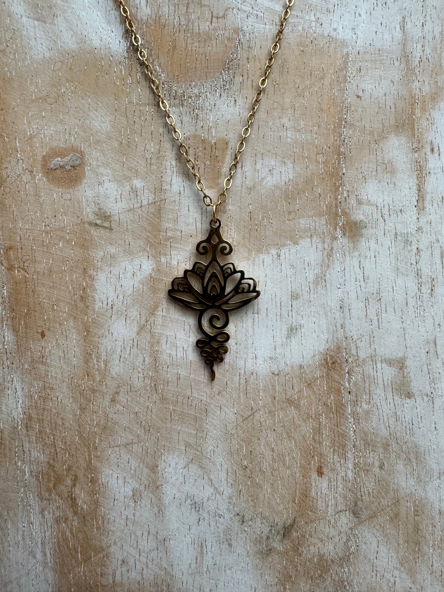 Collier Lotus unalome petit format