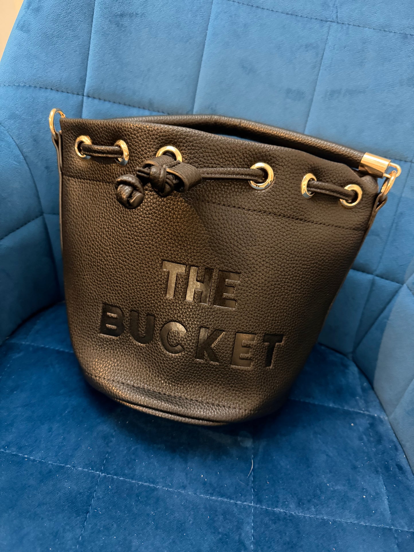 Bella bucket
