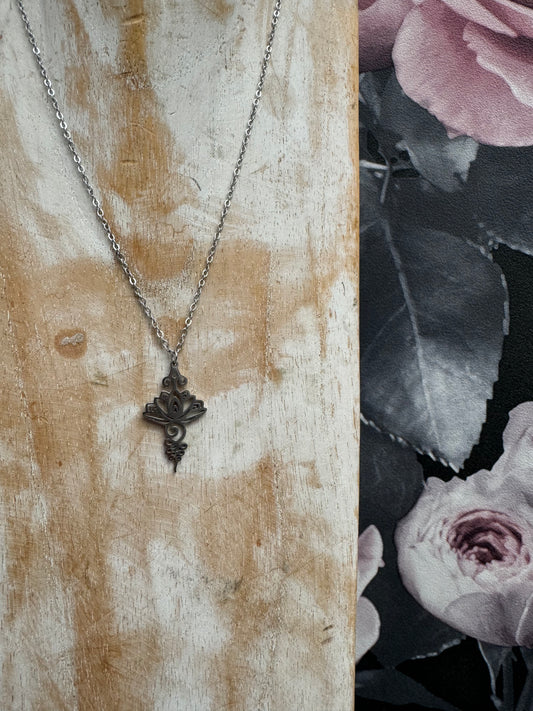 Collier Lotus unalome petit format